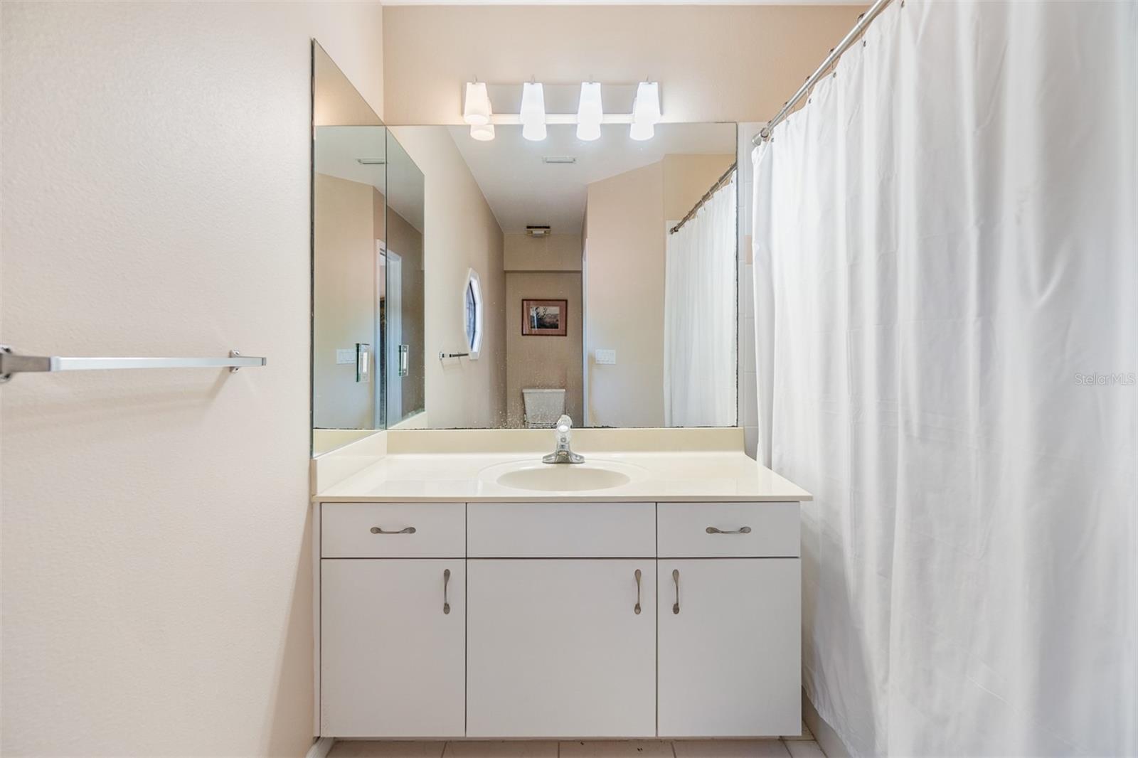 Image 33 of 73 For 1422 Jumana Loop