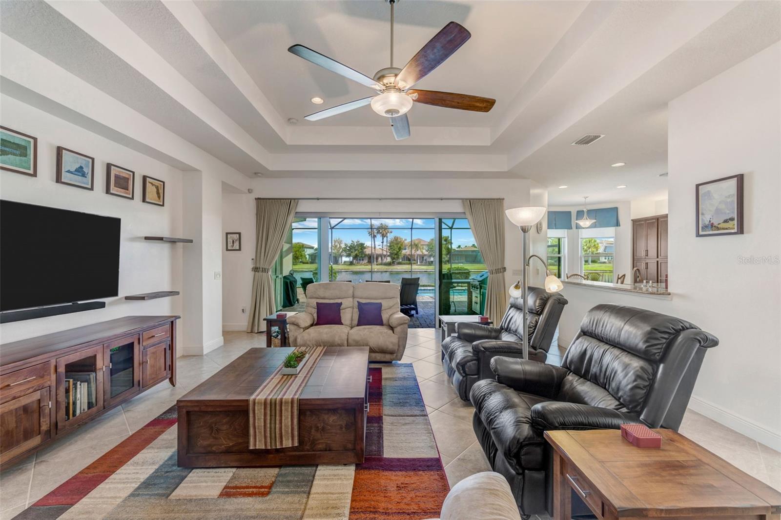 Image 11 of 90 For 2752 Coco Palm Circle