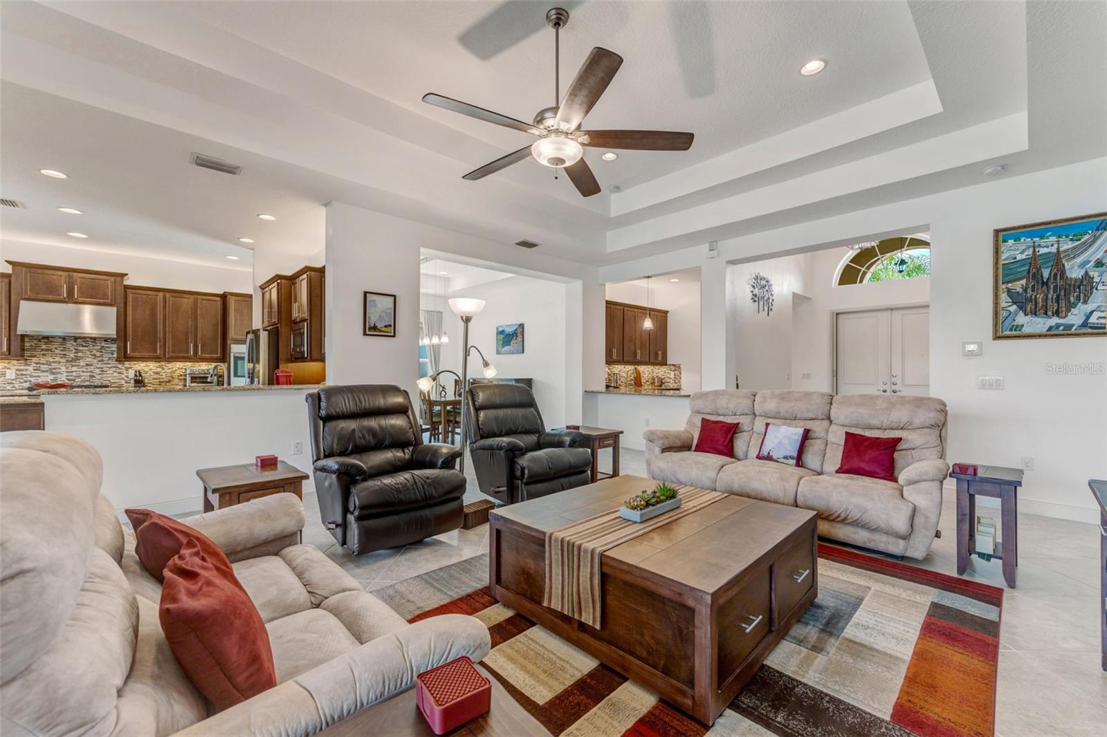 Image 12 of 90 For 2752 Coco Palm Circle