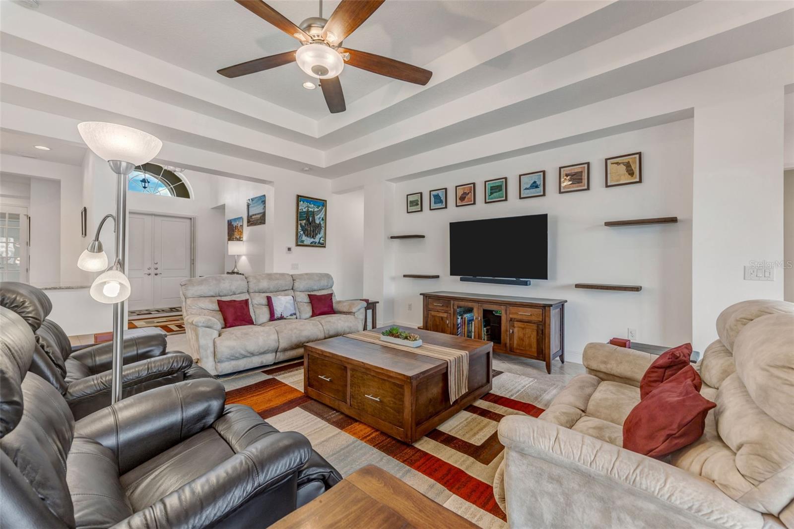 Image 13 of 90 For 2752 Coco Palm Circle