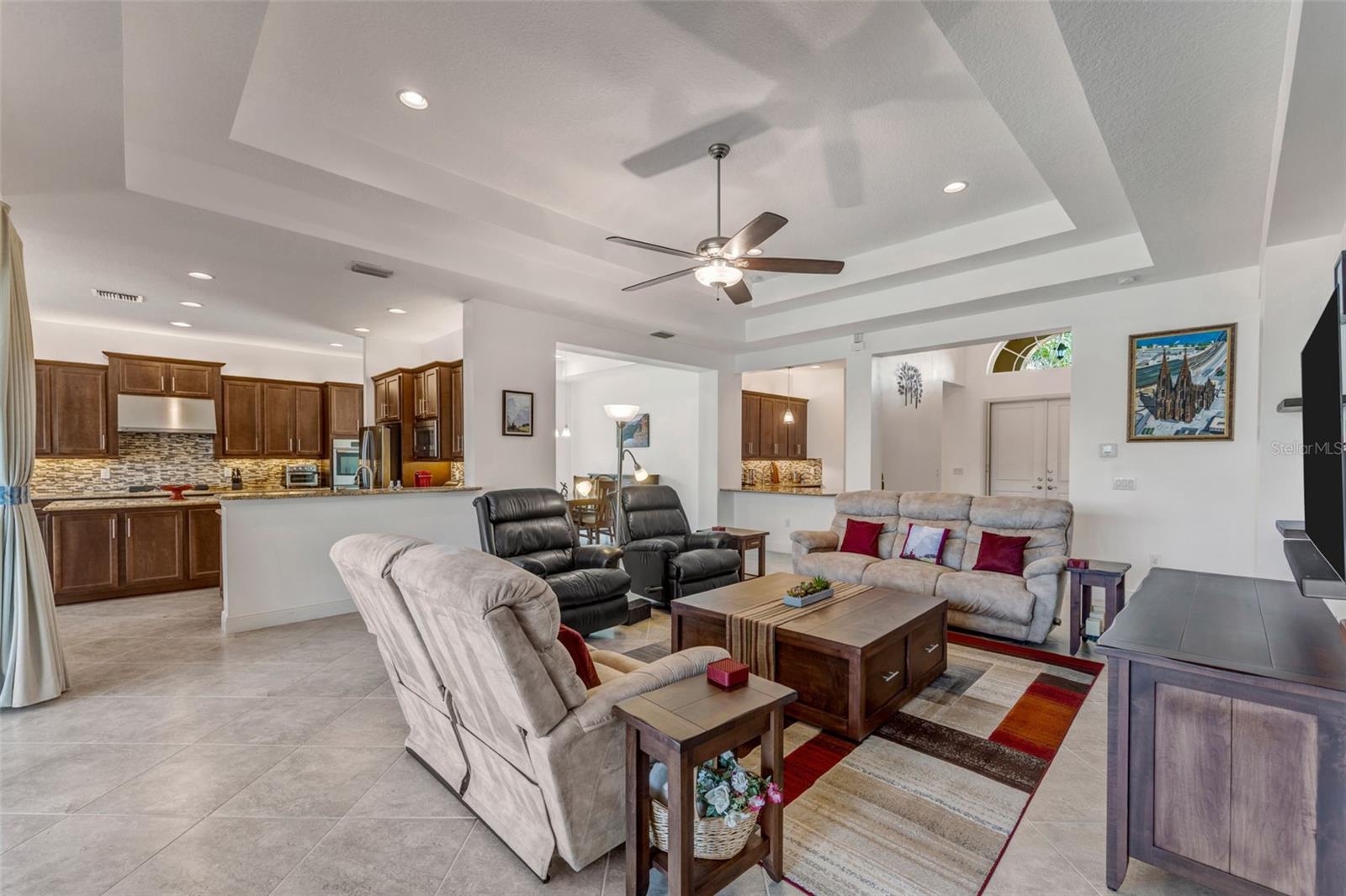 Image 15 of 90 For 2752 Coco Palm Circle