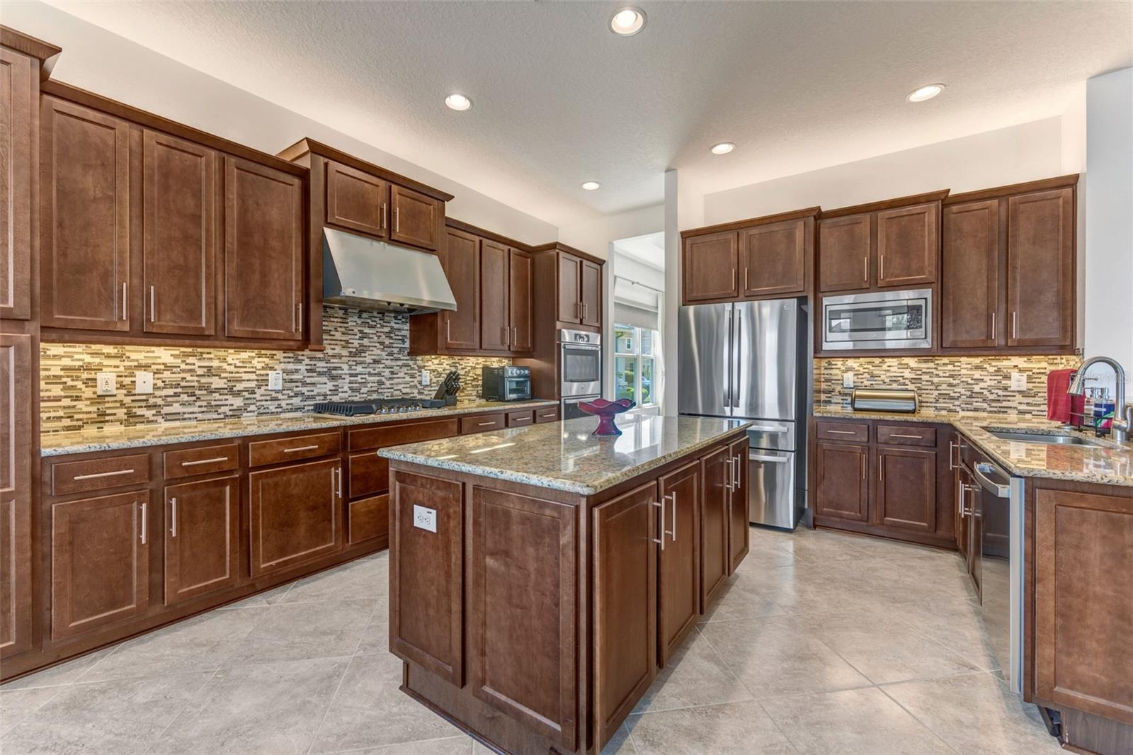 Image 19 of 90 For 2752 Coco Palm Circle