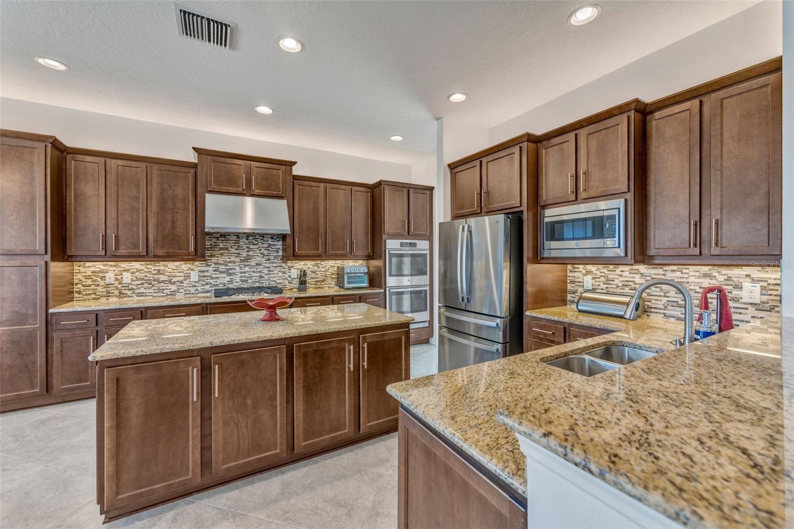 Image 21 of 90 For 2752 Coco Palm Circle