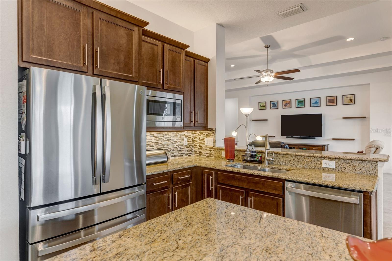 Image 25 of 90 For 2752 Coco Palm Circle