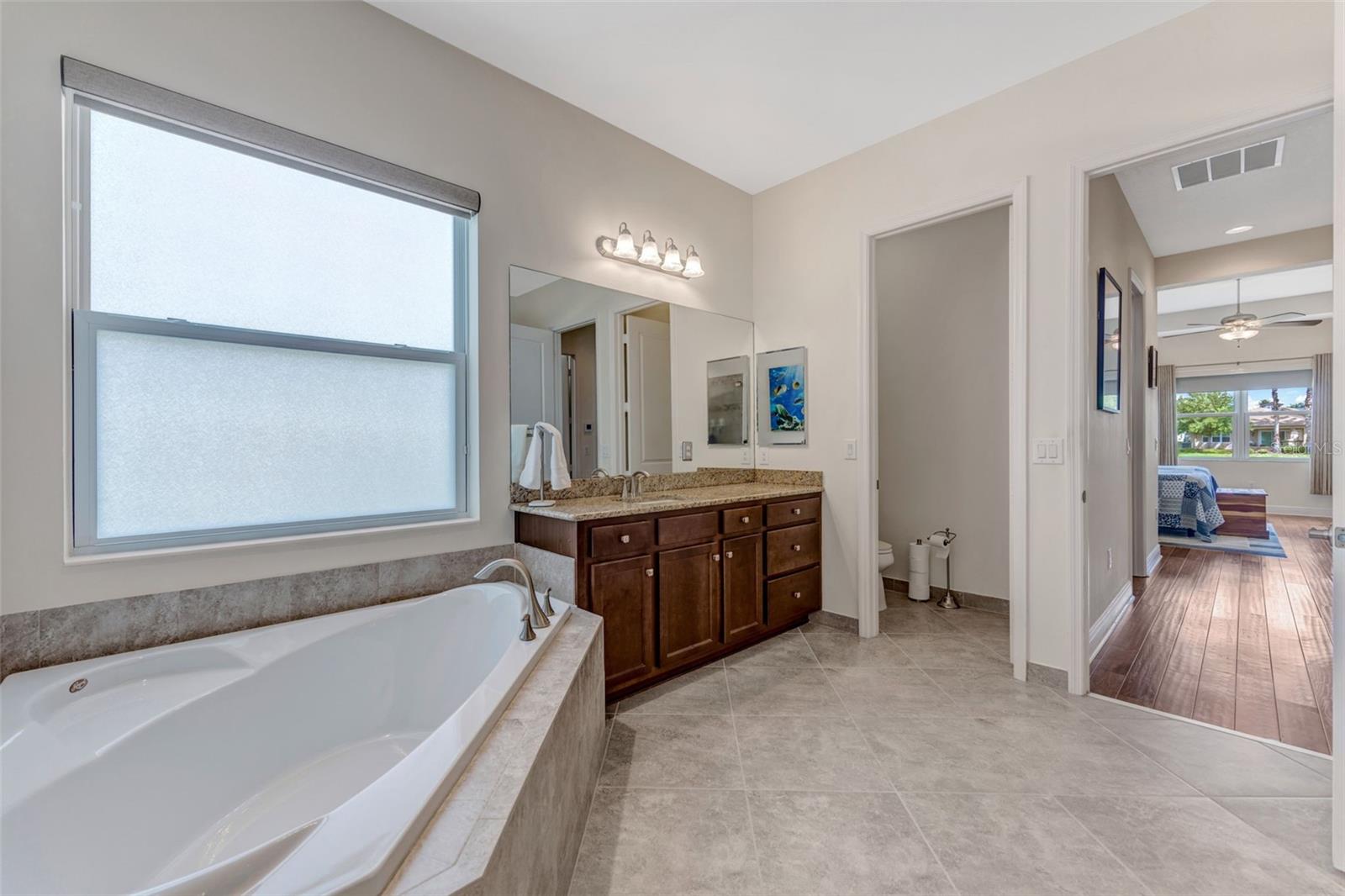 Image 43 of 90 For 2752 Coco Palm Circle