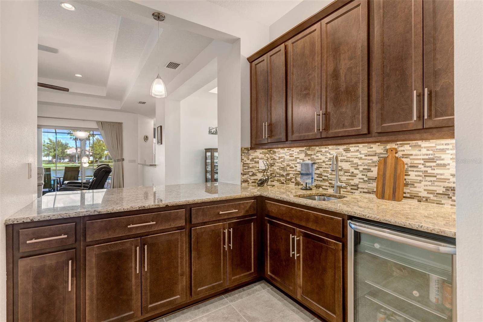 Image 8 of 90 For 2752 Coco Palm Circle