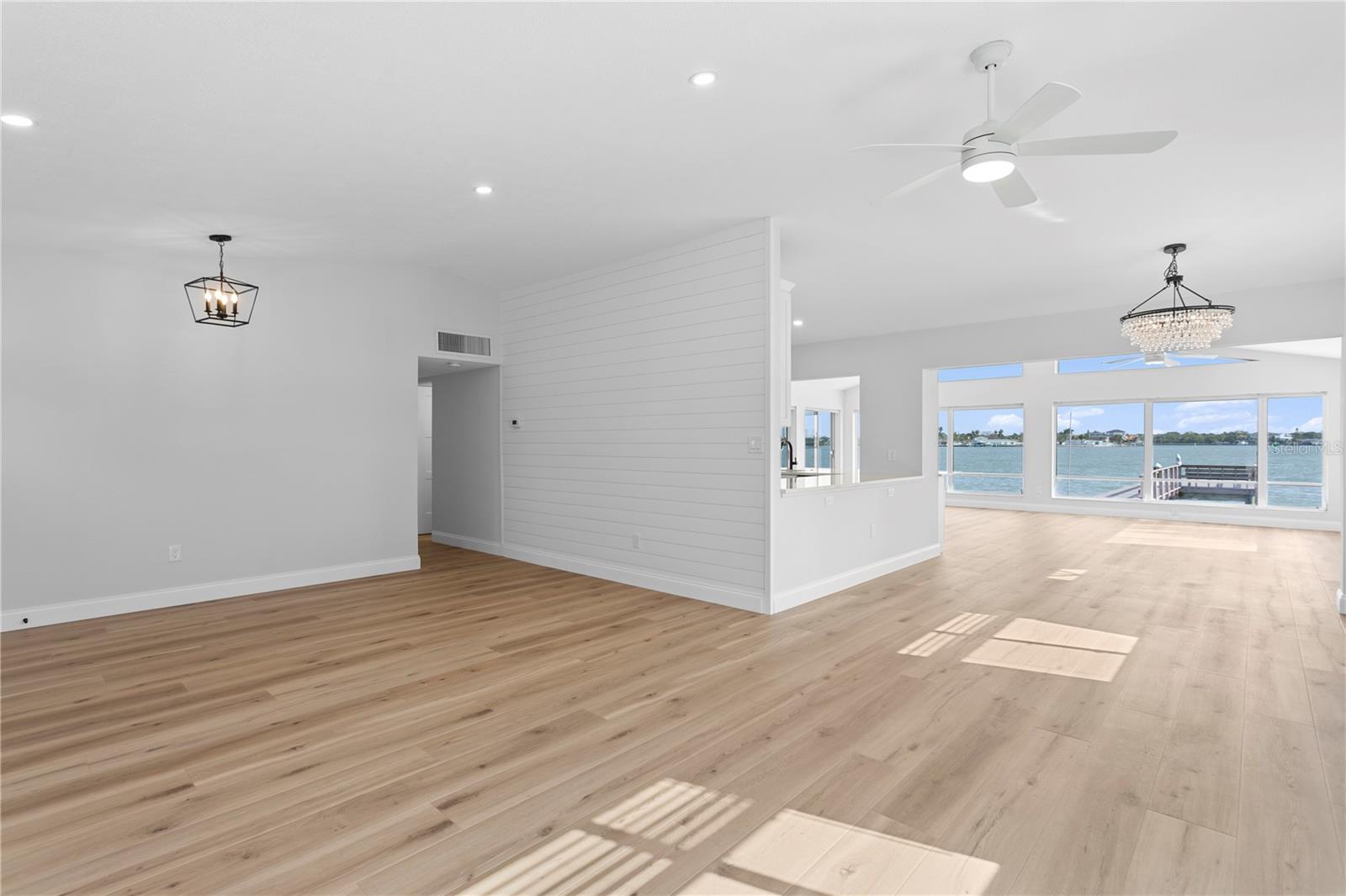 Image 10 of 66 For 6984 Shore Drive S