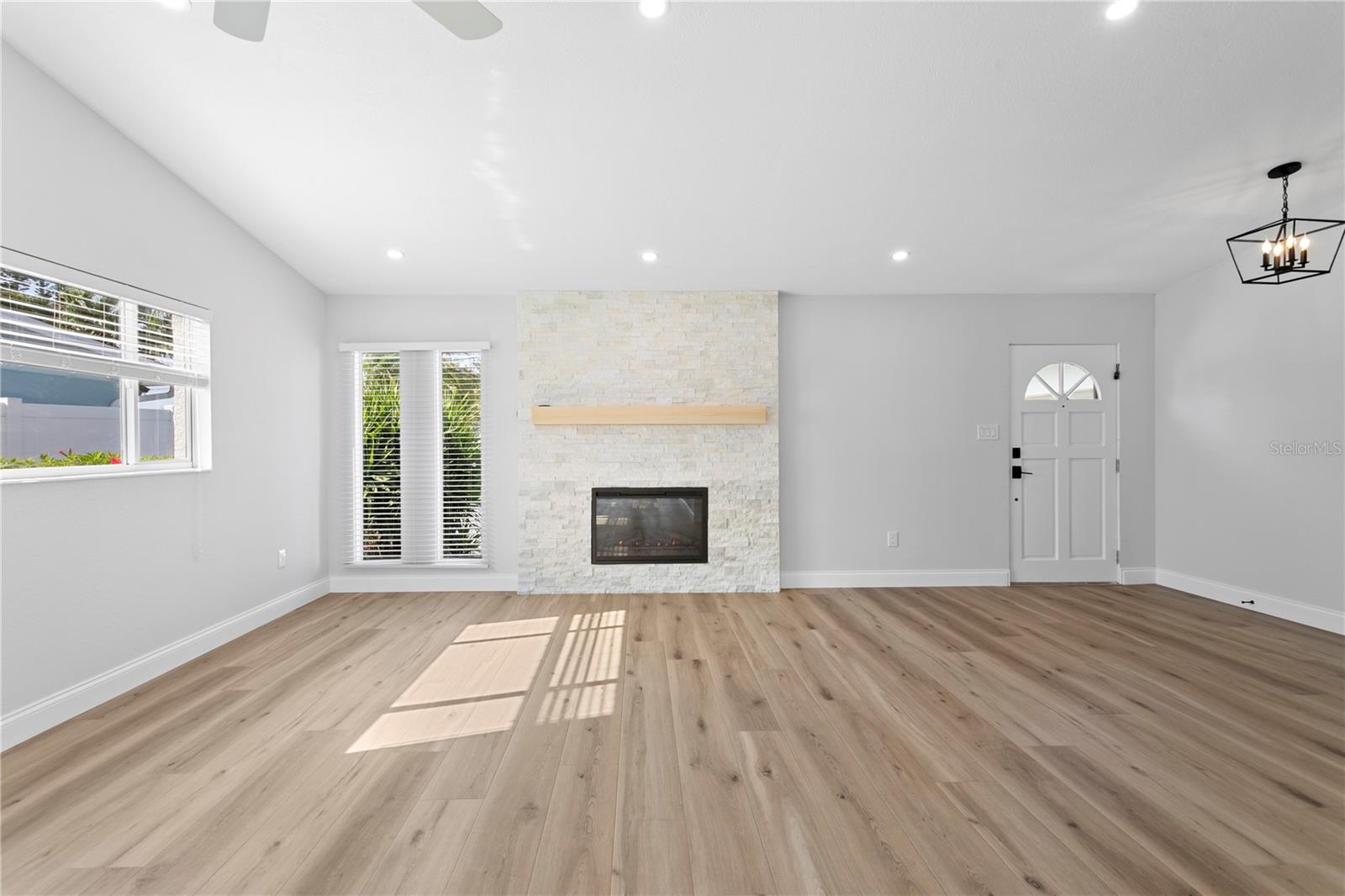 Image 13 of 66 For 6984 Shore Drive S