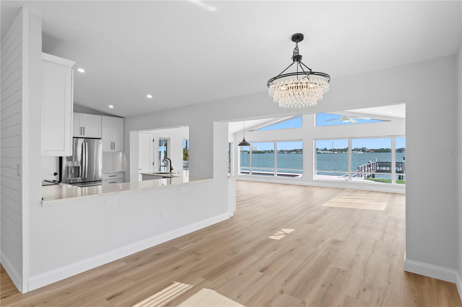 Image 16 of 66 For 6984 Shore Drive S