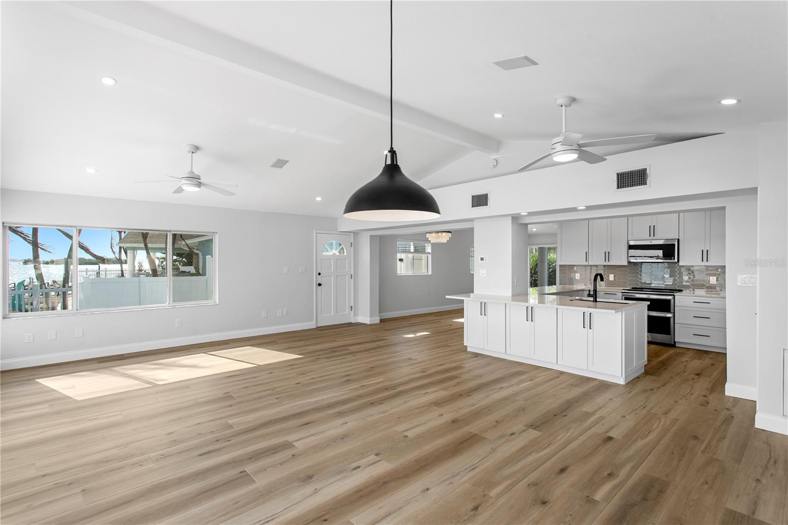 Image 22 of 66 For 6984 Shore Drive S