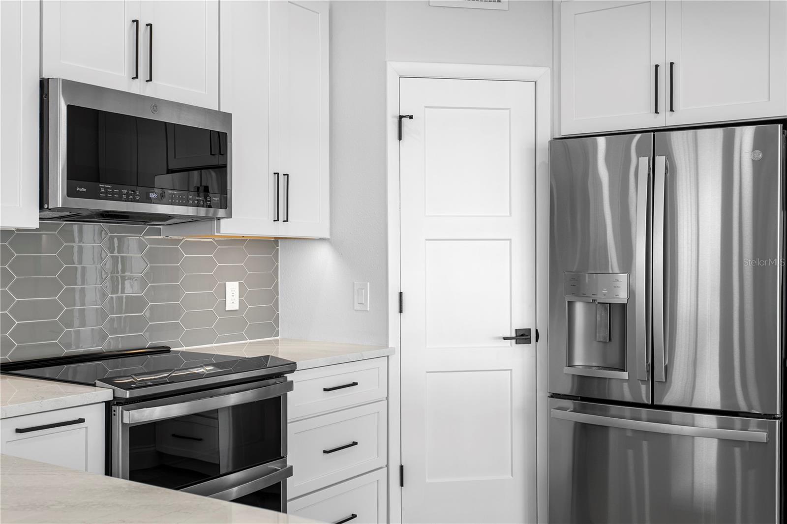 Image 25 of 66 For 6984 Shore Drive S