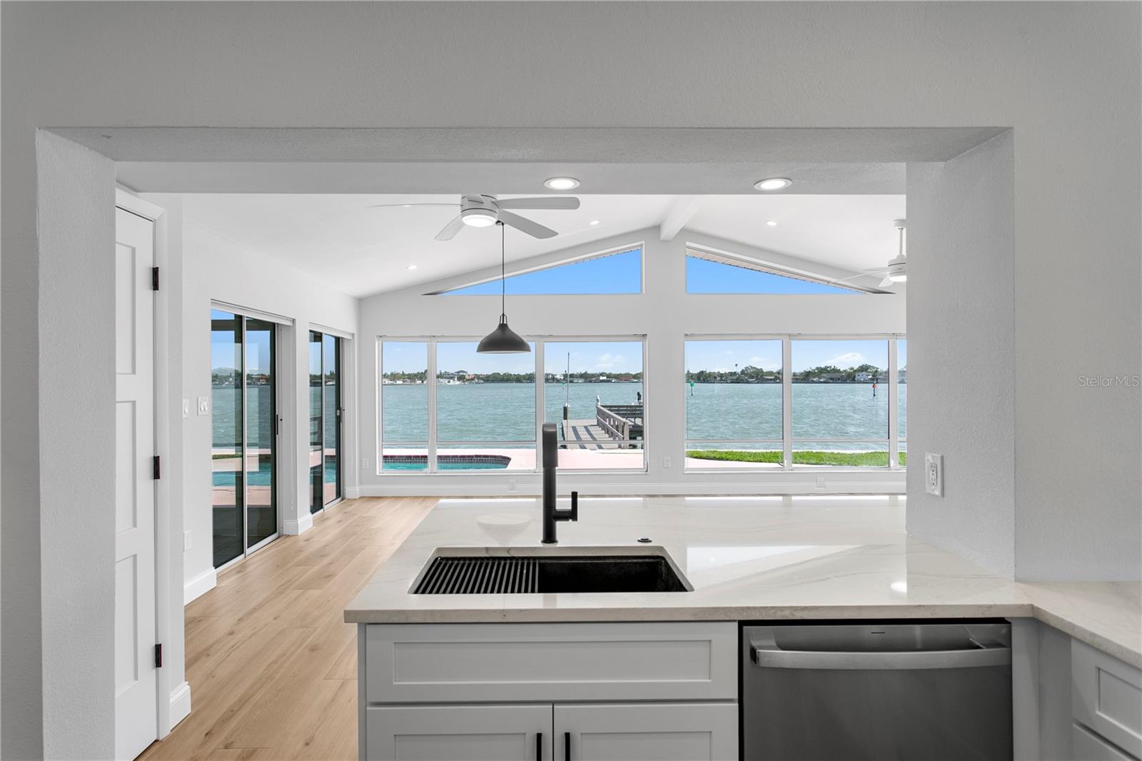 Image 26 of 66 For 6984 Shore Drive S