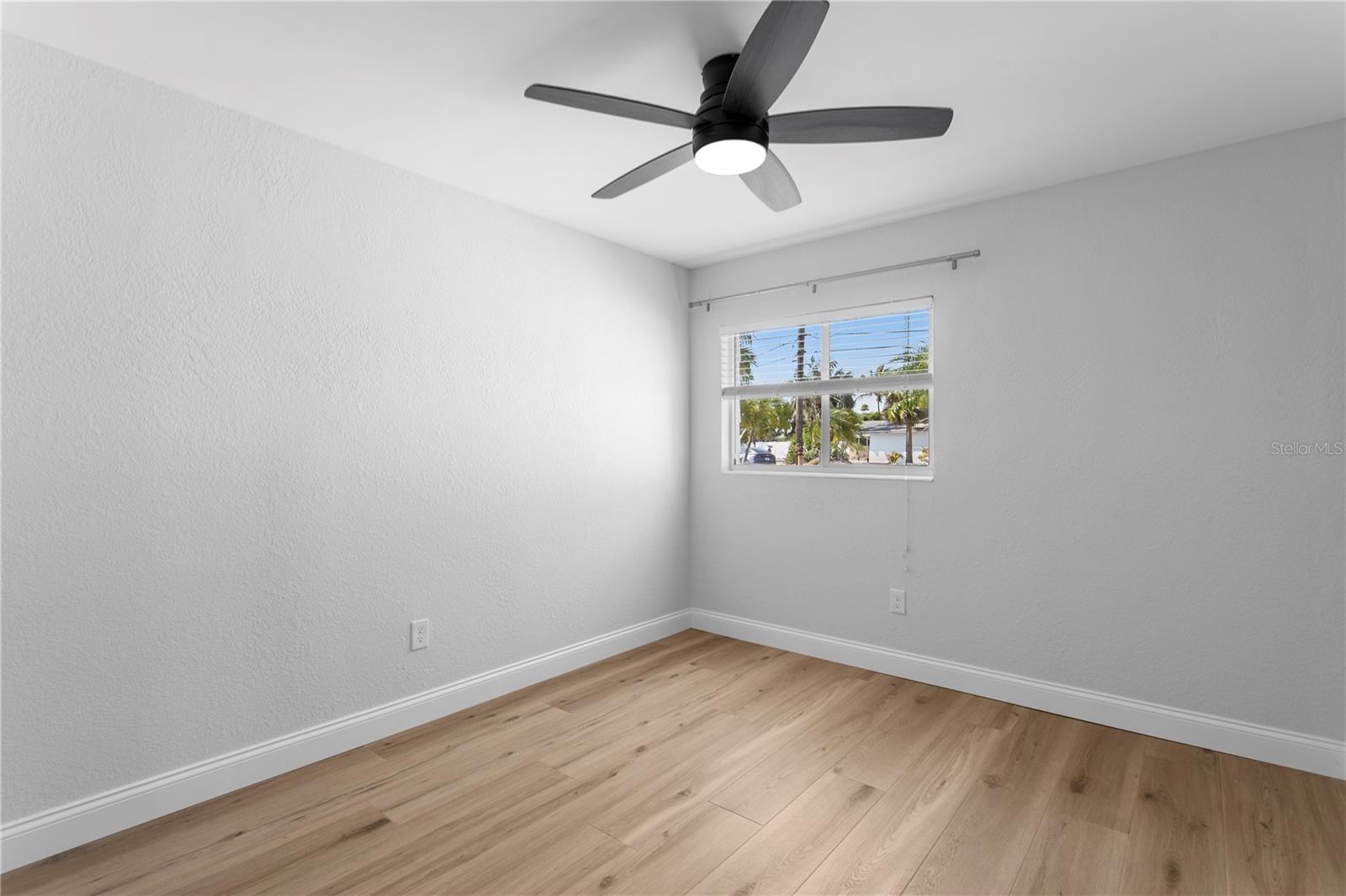 Image 33 of 66 For 6984 Shore Drive S