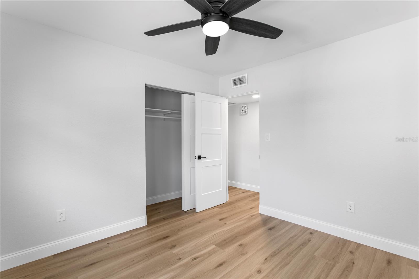 Image 34 of 66 For 6984 Shore Drive S