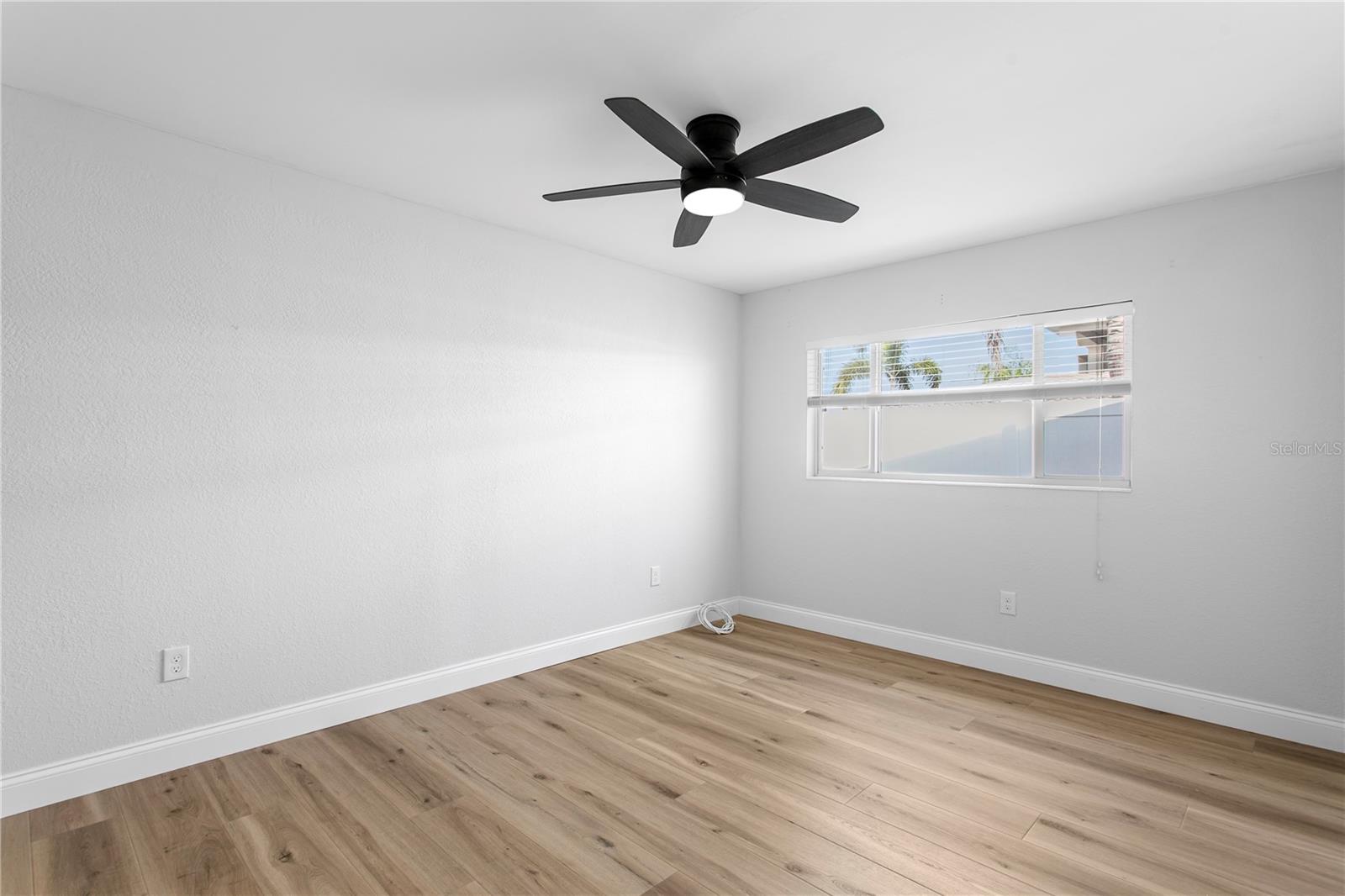 Image 36 of 66 For 6984 Shore Drive S