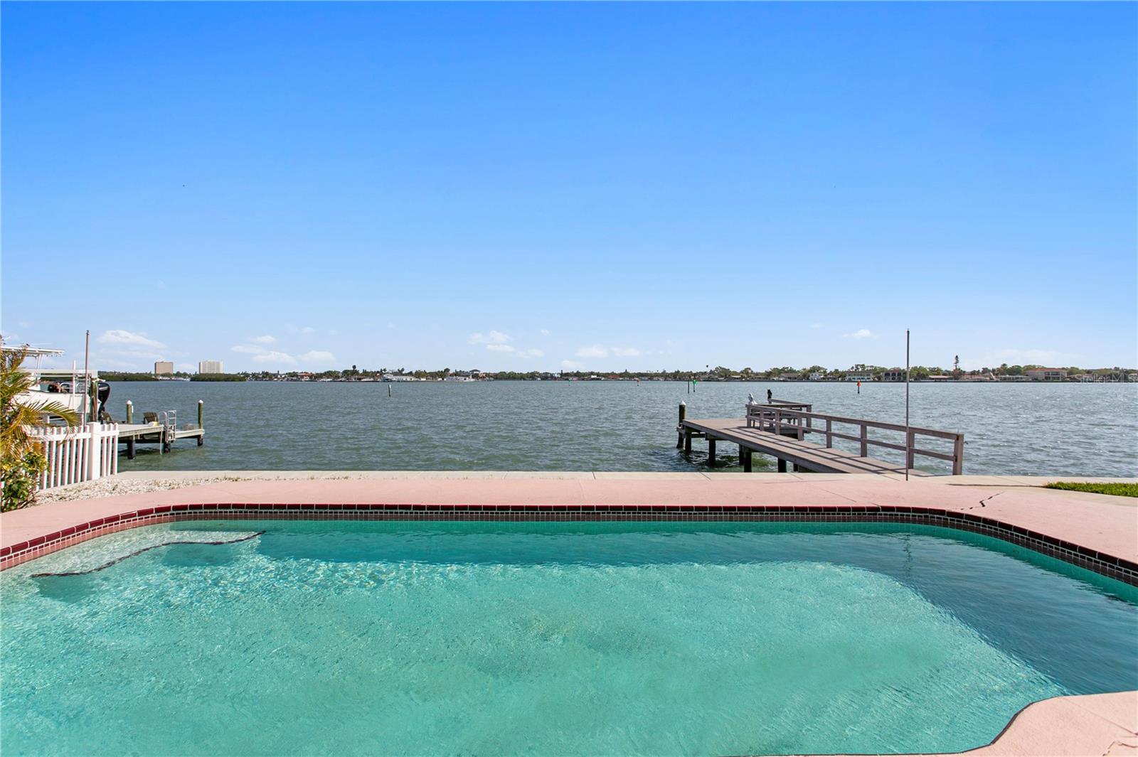 Image 40 of 66 For 6984 Shore Drive S