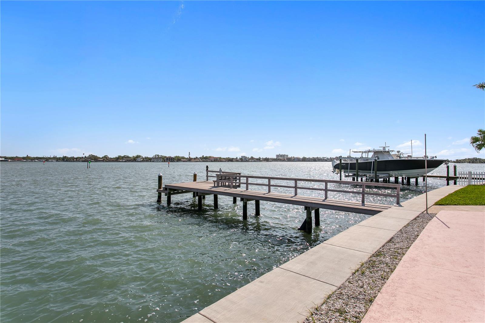 Image 42 of 66 For 6984 Shore Drive S