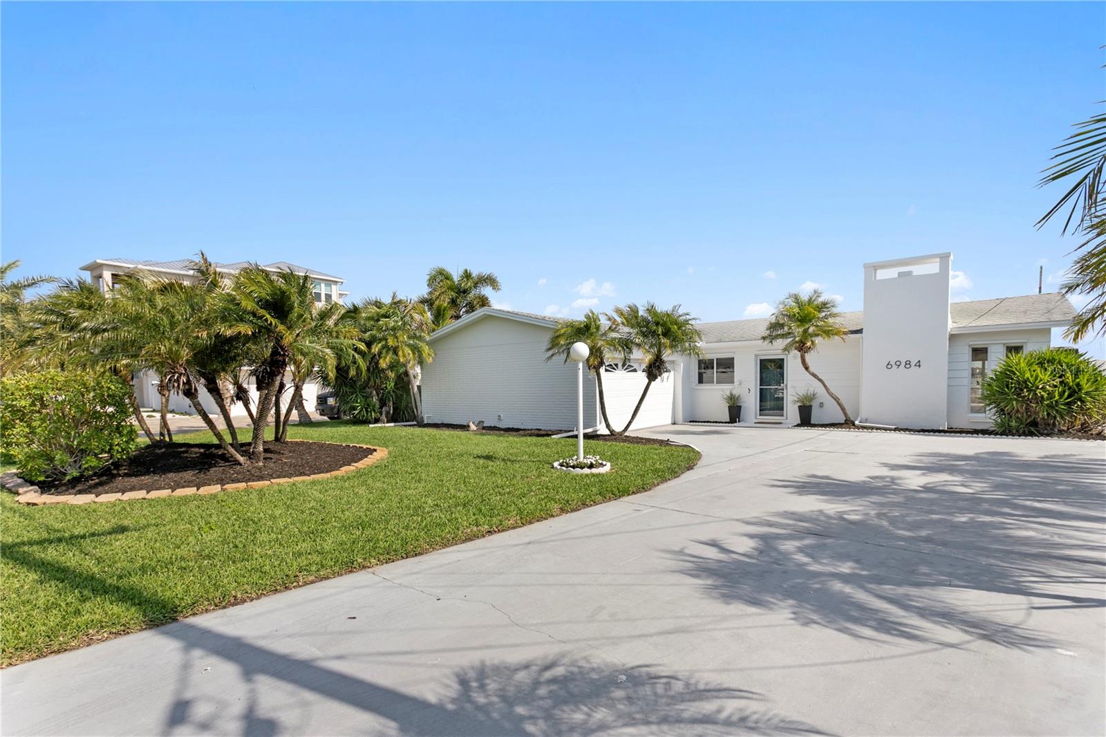 Image 48 of 66 For 6984 Shore Drive S