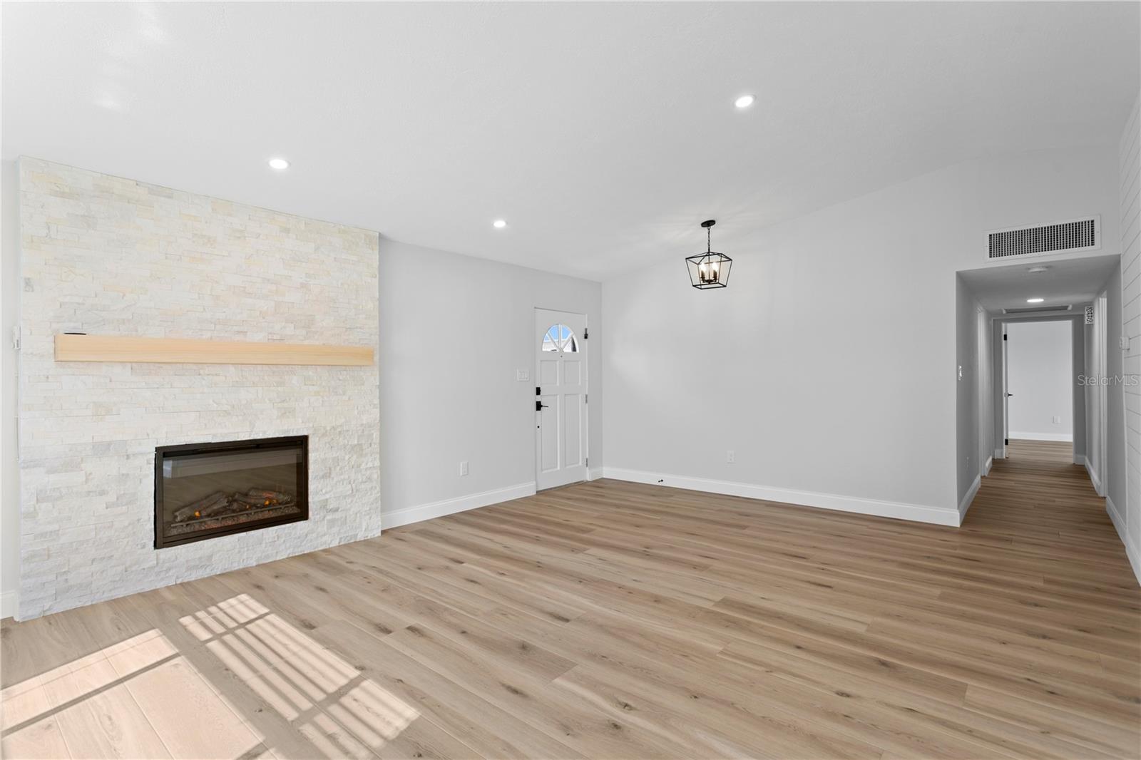 Image 7 of 66 For 6984 Shore Drive S