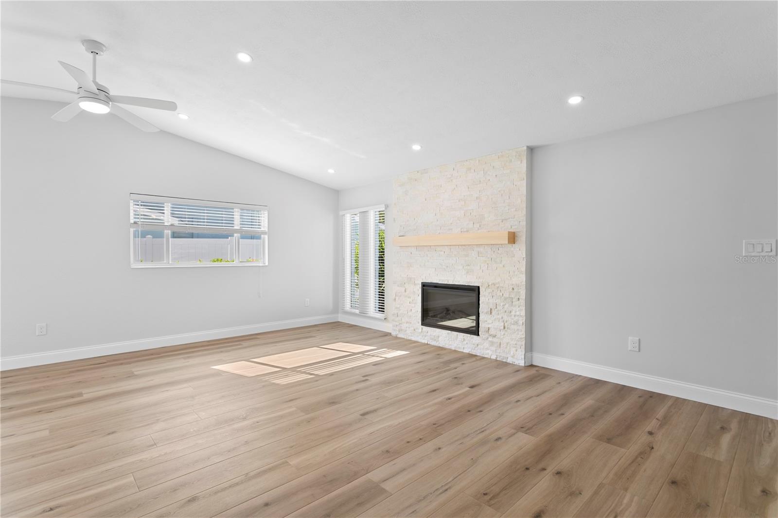 Image 8 of 66 For 6984 Shore Drive S