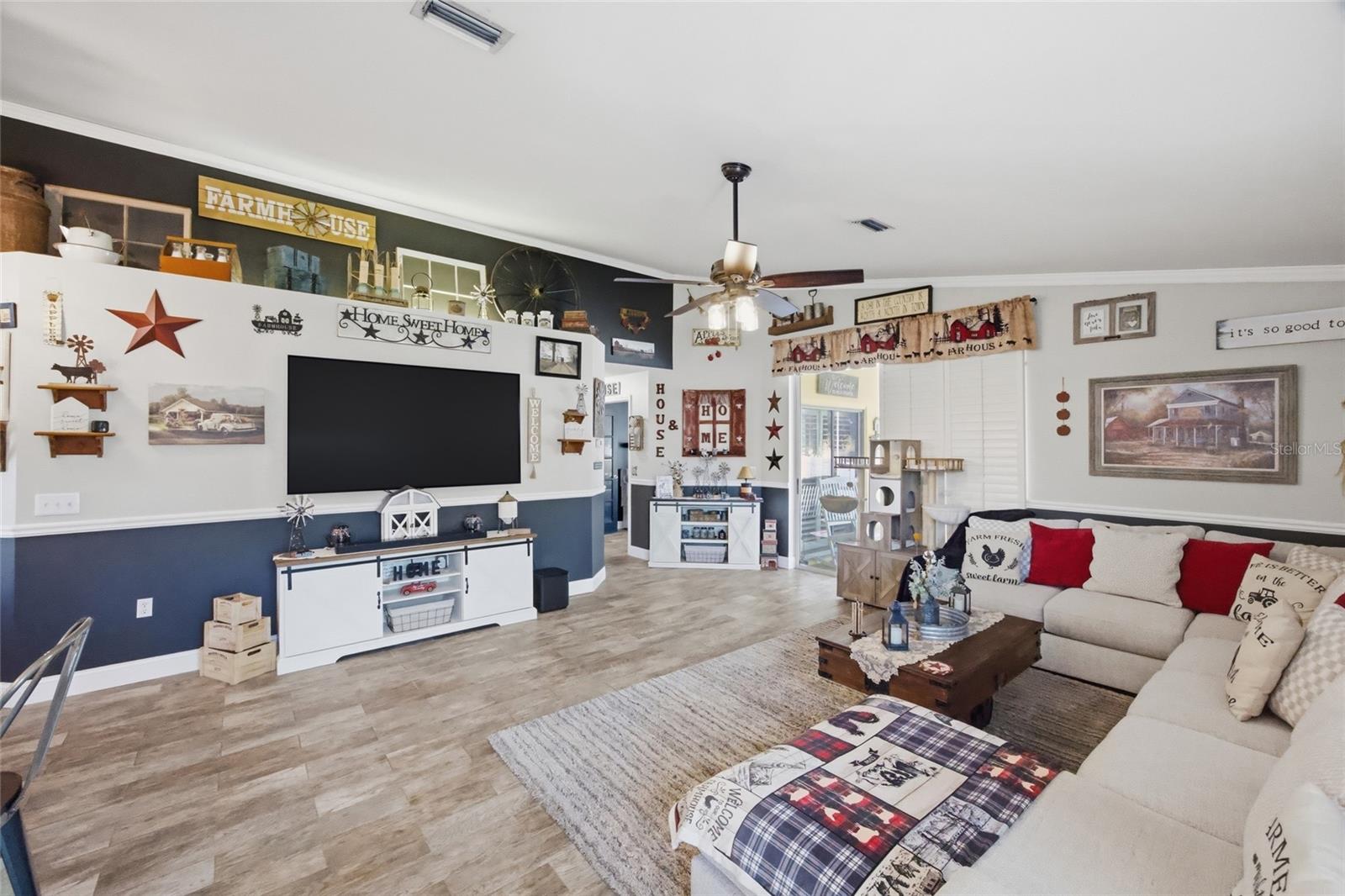 Image 11 of 38 For 10800 New Brighton Court