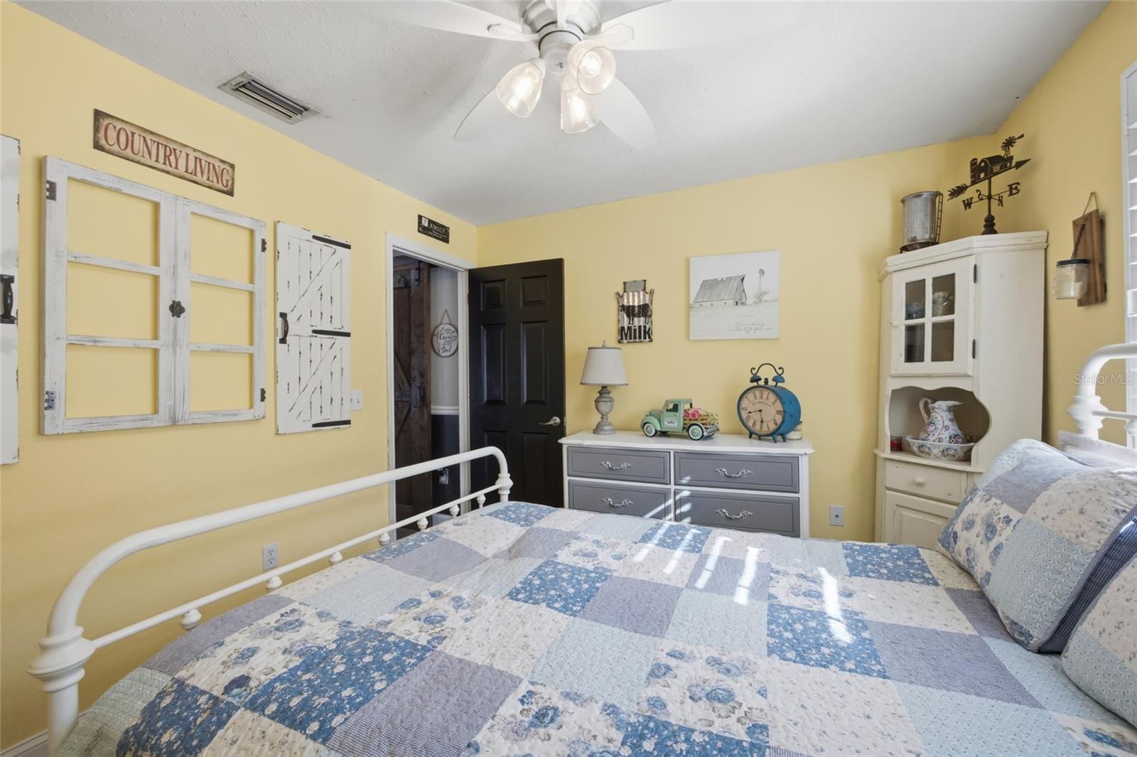 Image 18 of 38 For 10800 New Brighton Court