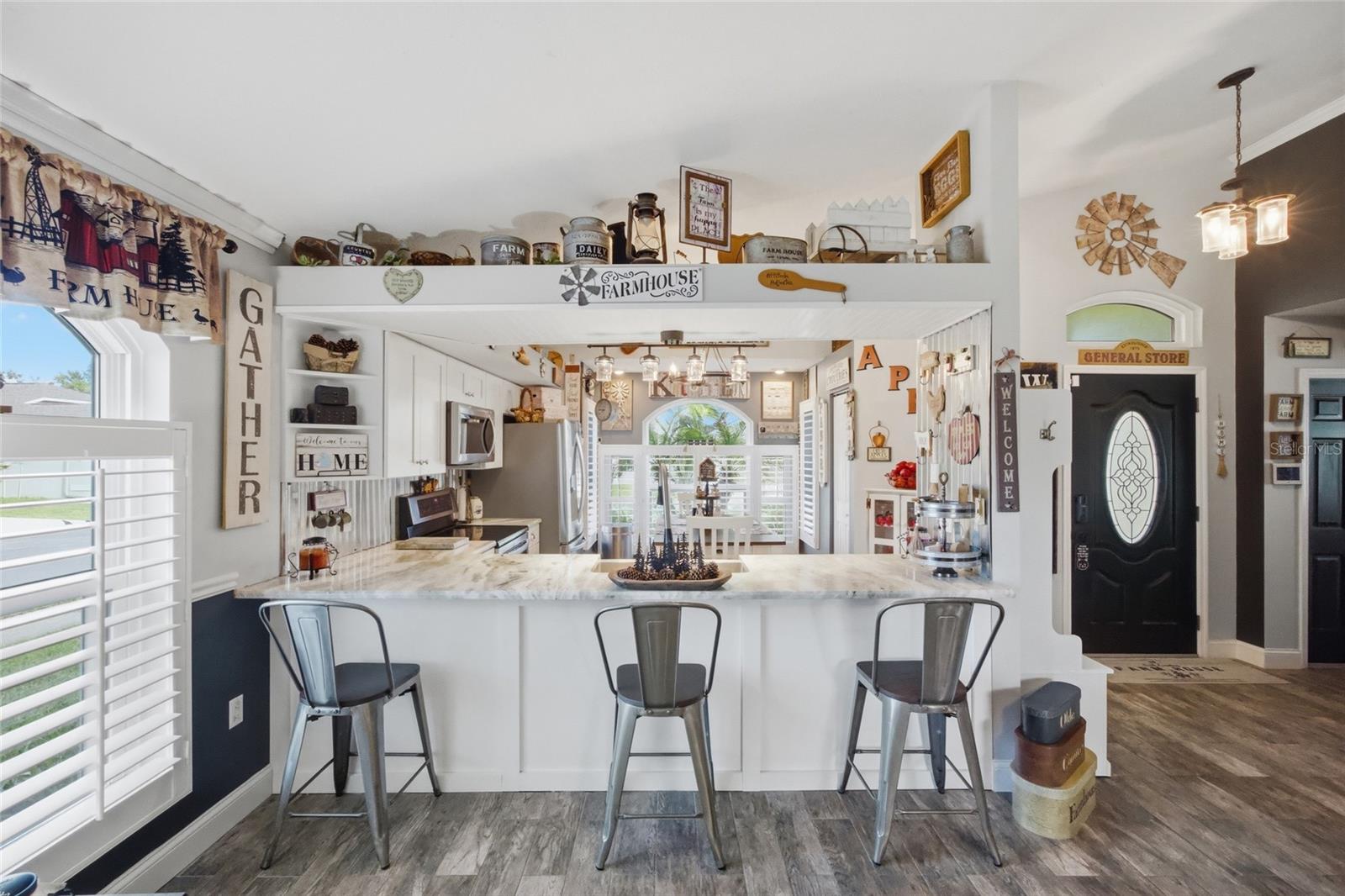 Image 5 of 38 For 10800 New Brighton Court