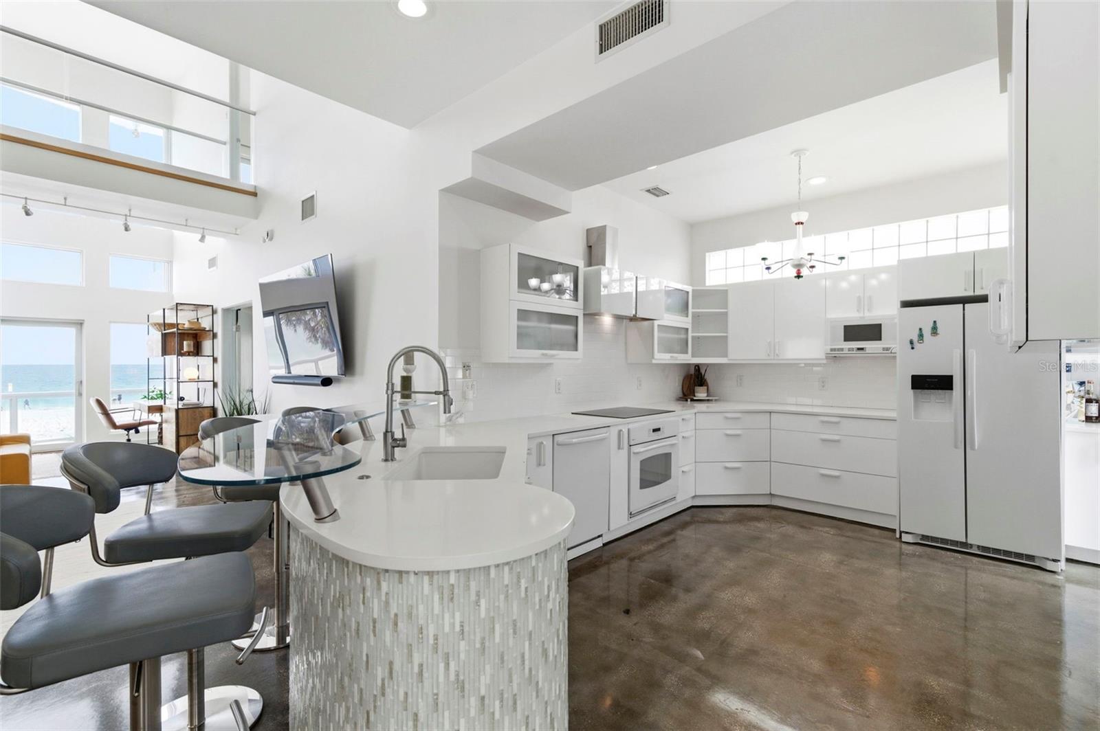 Image 12 of 89 For 8680 Gulf Boulevard