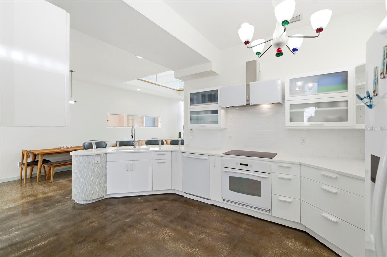 Image 16 of 89 For 8680 Gulf Boulevard