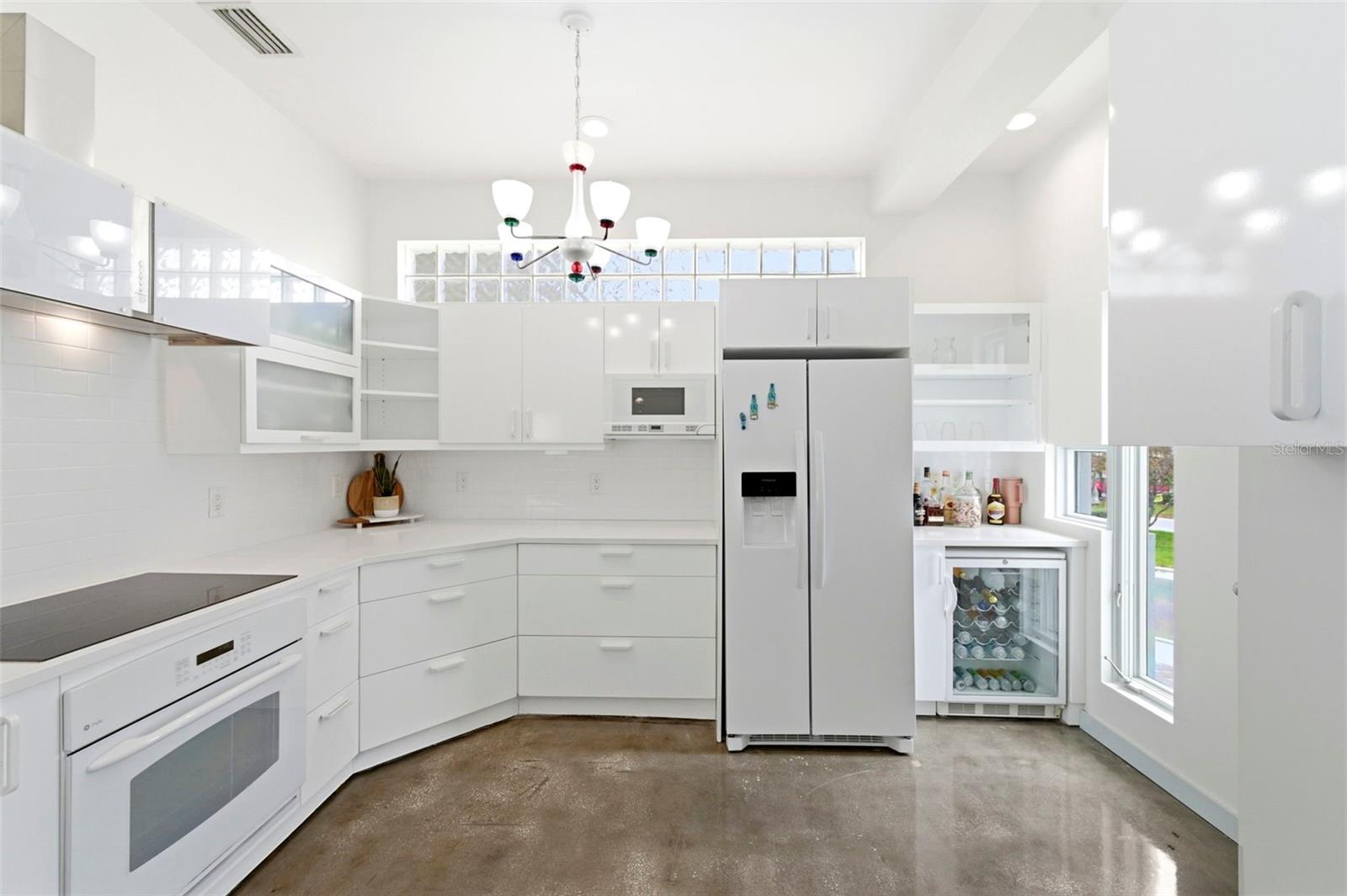 Image 17 of 89 For 8680 Gulf Boulevard