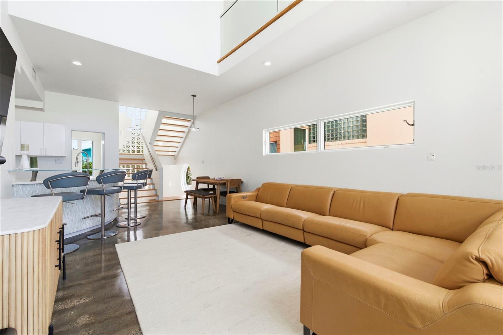 Image 22 of 89 For 8680 Gulf Boulevard