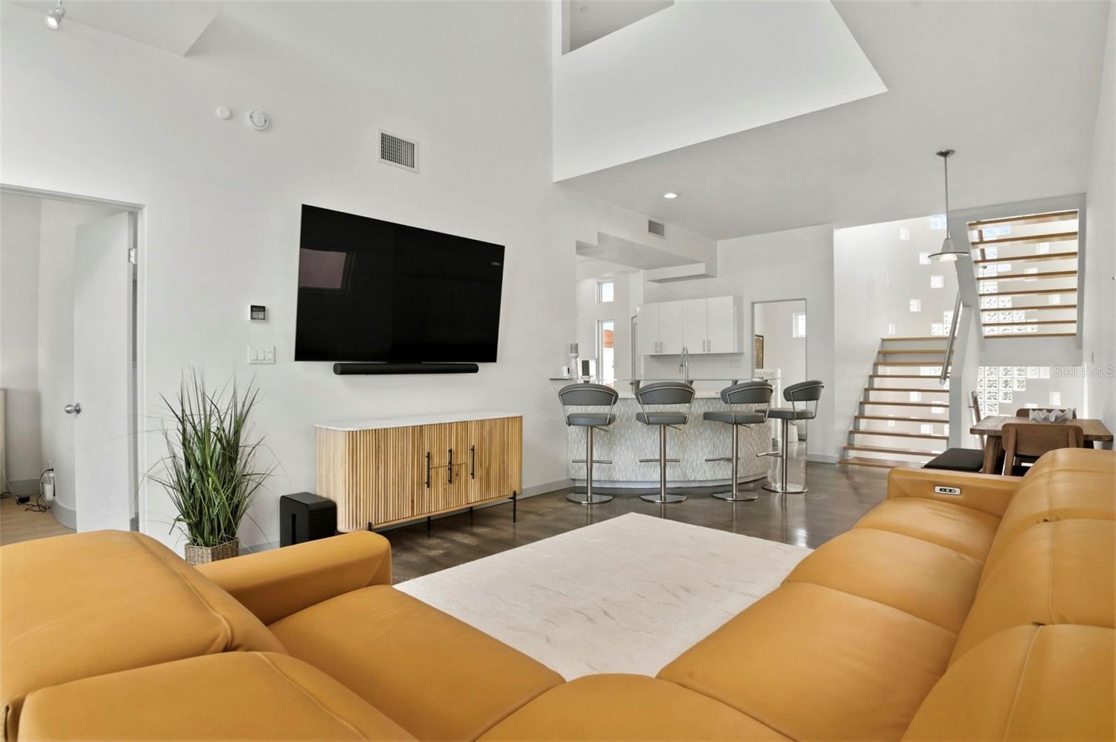 Image 24 of 89 For 8680 Gulf Boulevard