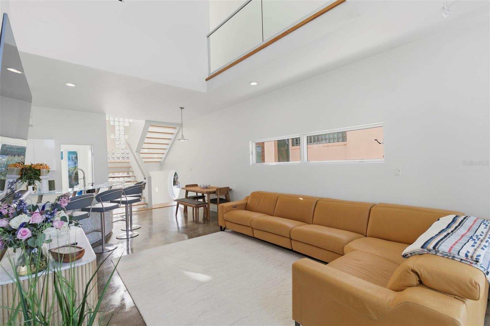 Image 26 of 89 For 8680 Gulf Boulevard