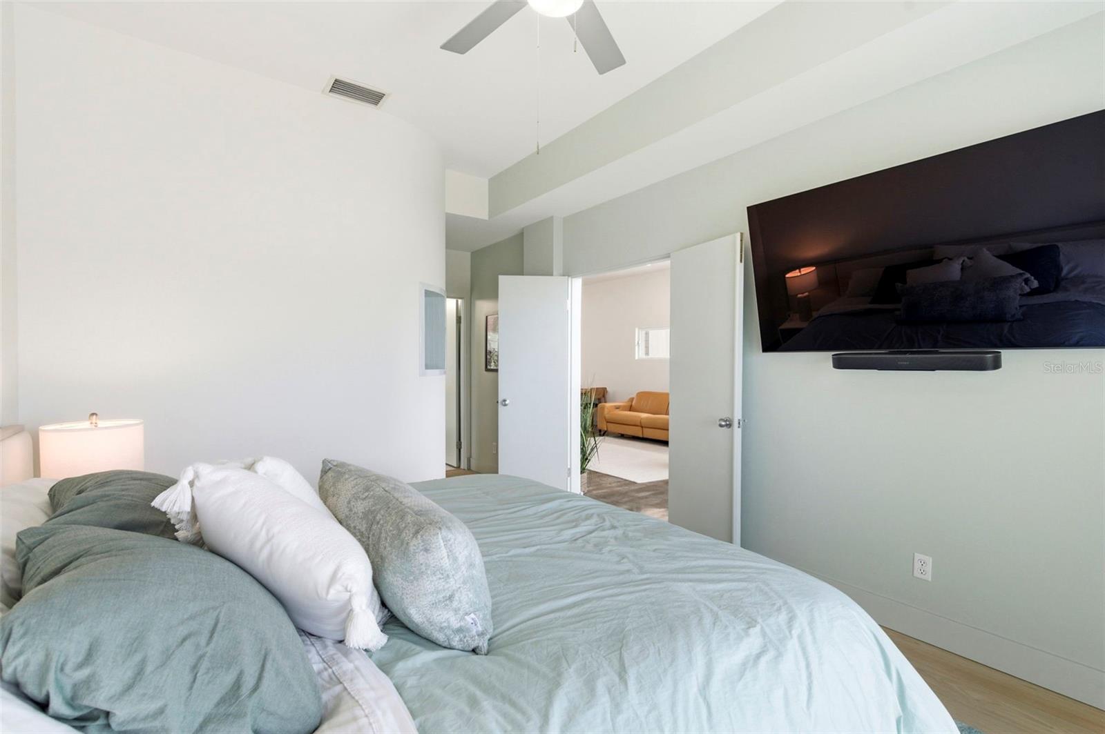 Image 31 of 89 For 8680 Gulf Boulevard