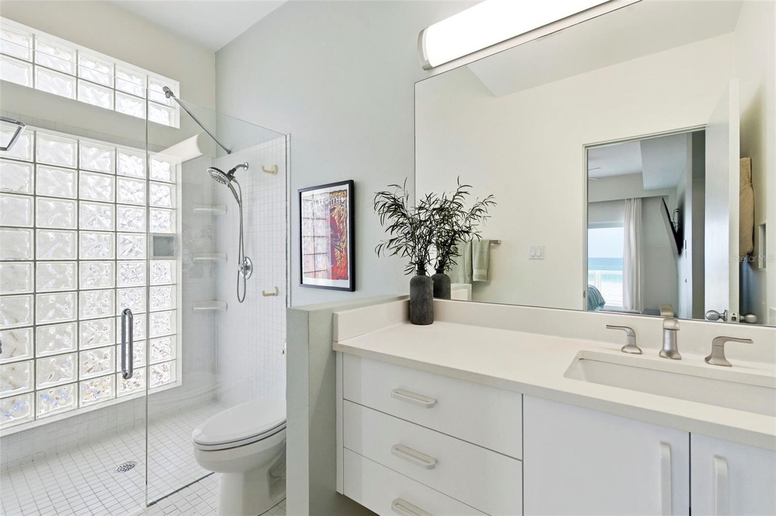 Image 32 of 89 For 8680 Gulf Boulevard