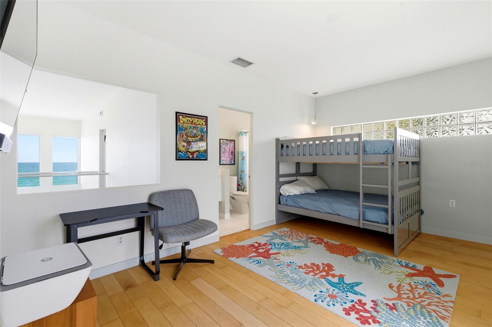 Image 46 of 89 For 8680 Gulf Boulevard