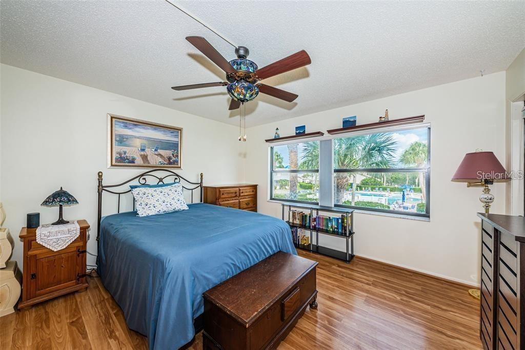 Image 19 of 34 For 1324 Pasadena Avenue S 205