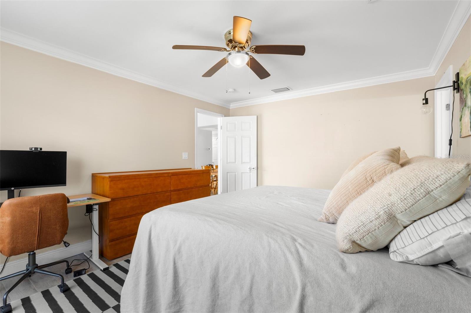 Image 20 of 28 For 2376 Forest Drive