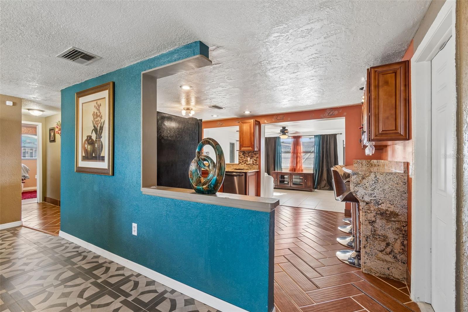 Image 13 of 53 For 10804 Manchester Road