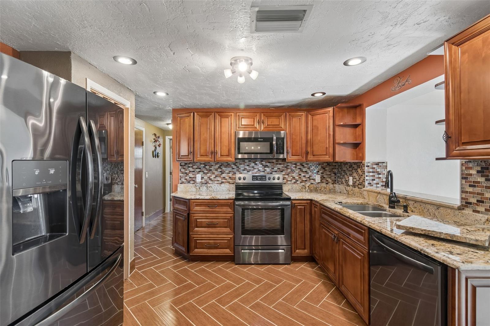 Image 18 of 53 For 10804 Manchester Road