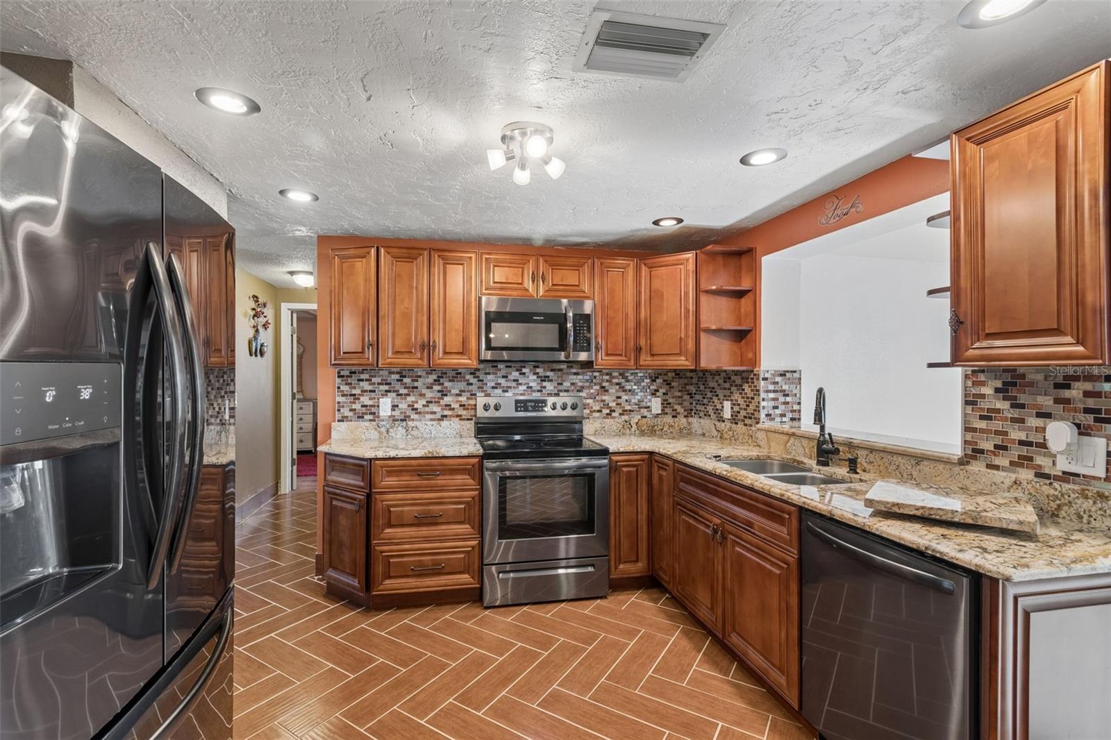 Image 19 of 53 For 10804 Manchester Road