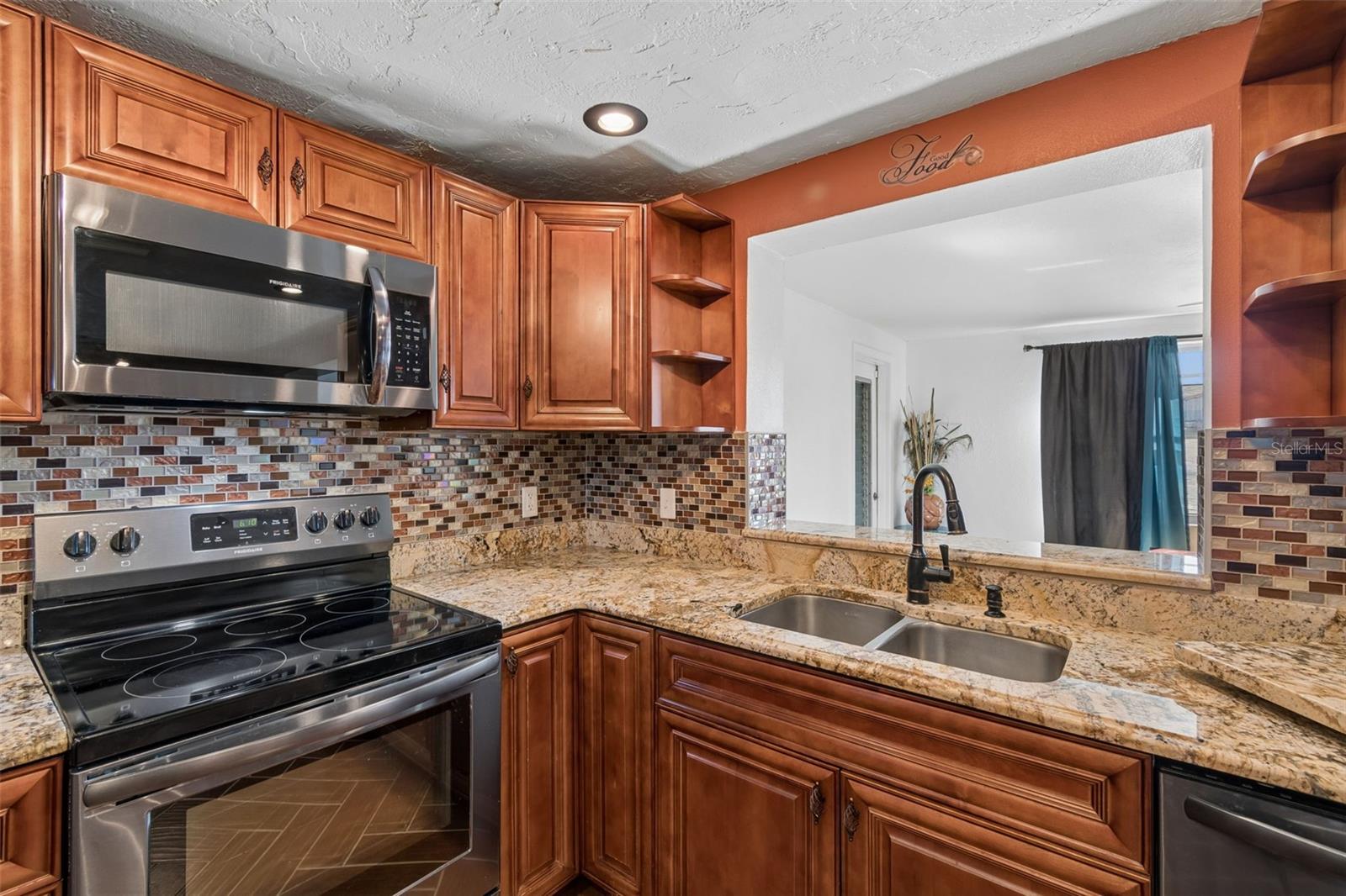 Image 20 of 53 For 10804 Manchester Road