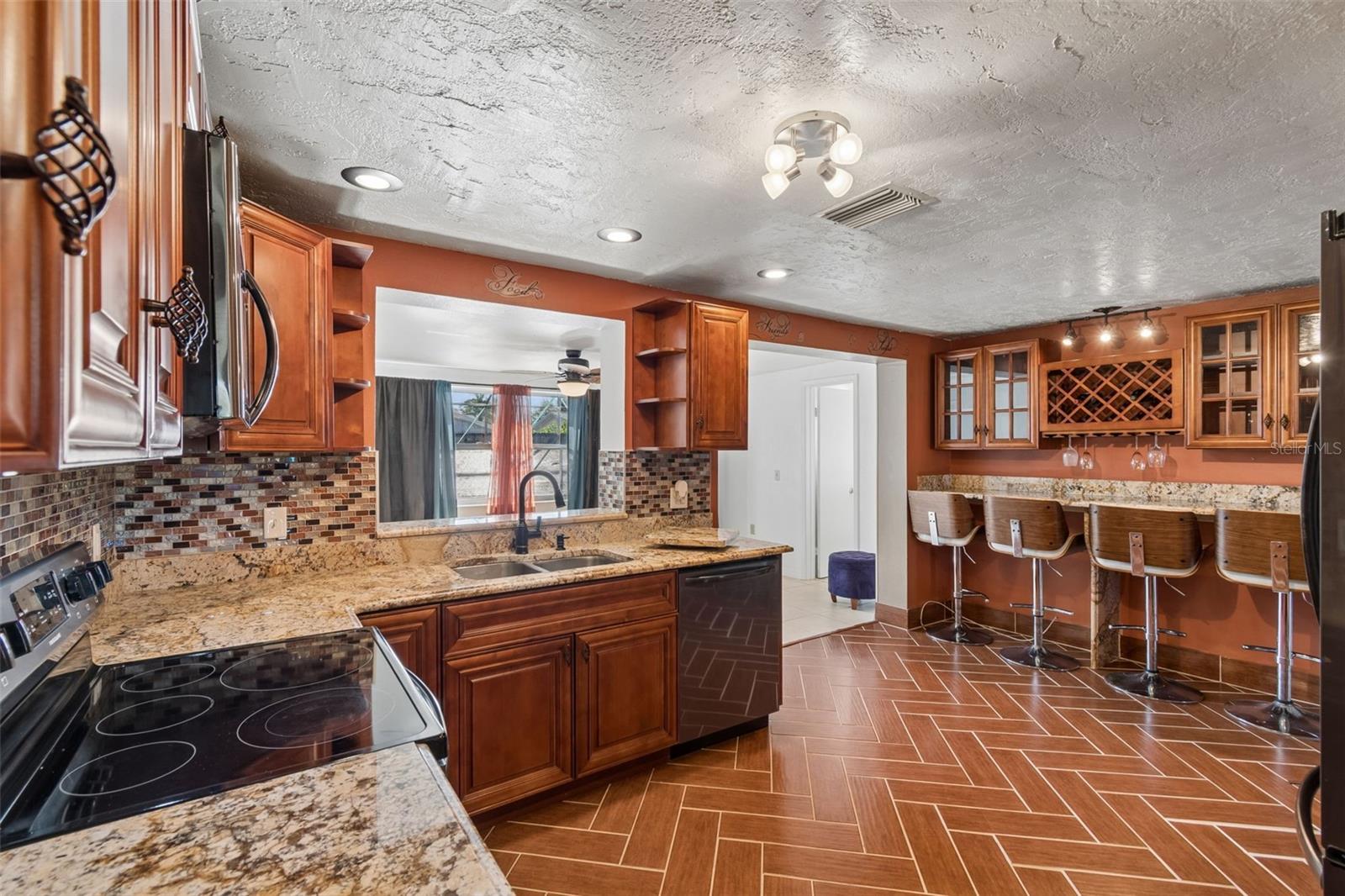 Image 22 of 53 For 10804 Manchester Road