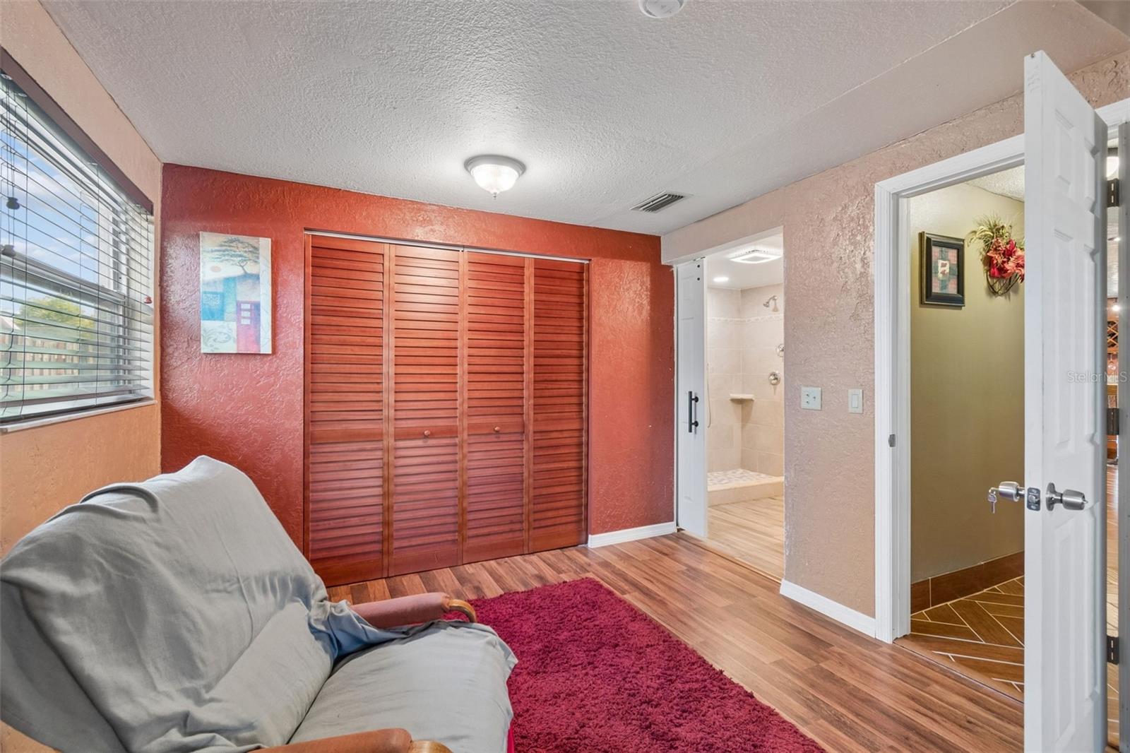 Image 32 of 53 For 10804 Manchester Road