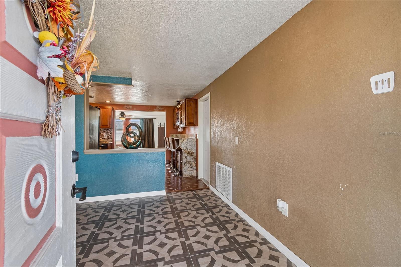 Image 7 of 53 For 10804 Manchester Road