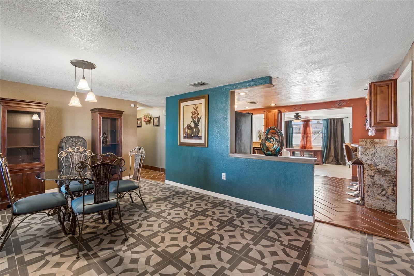 Image 8 of 53 For 10804 Manchester Road