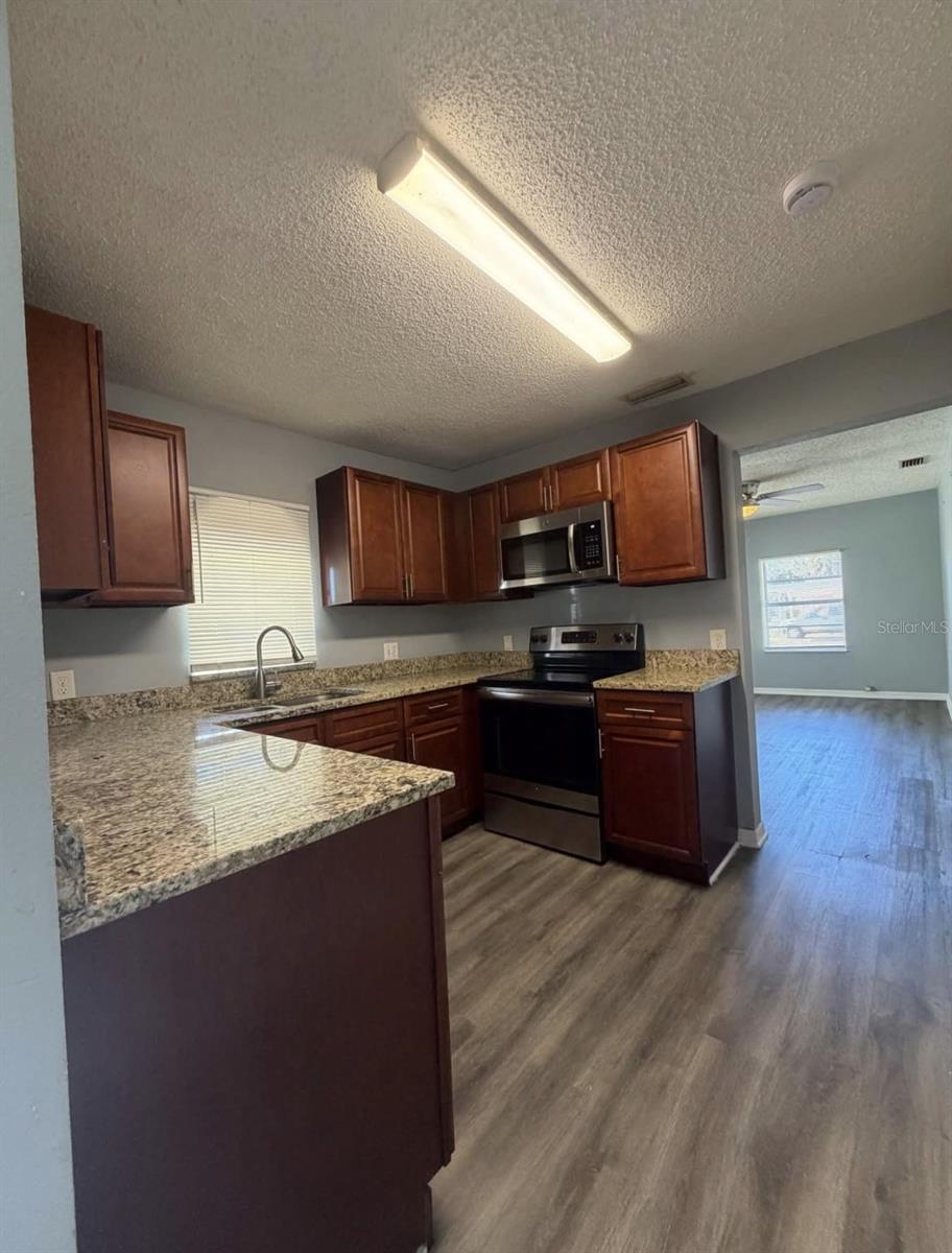 Image 3 of 12 For 1553 31st Street