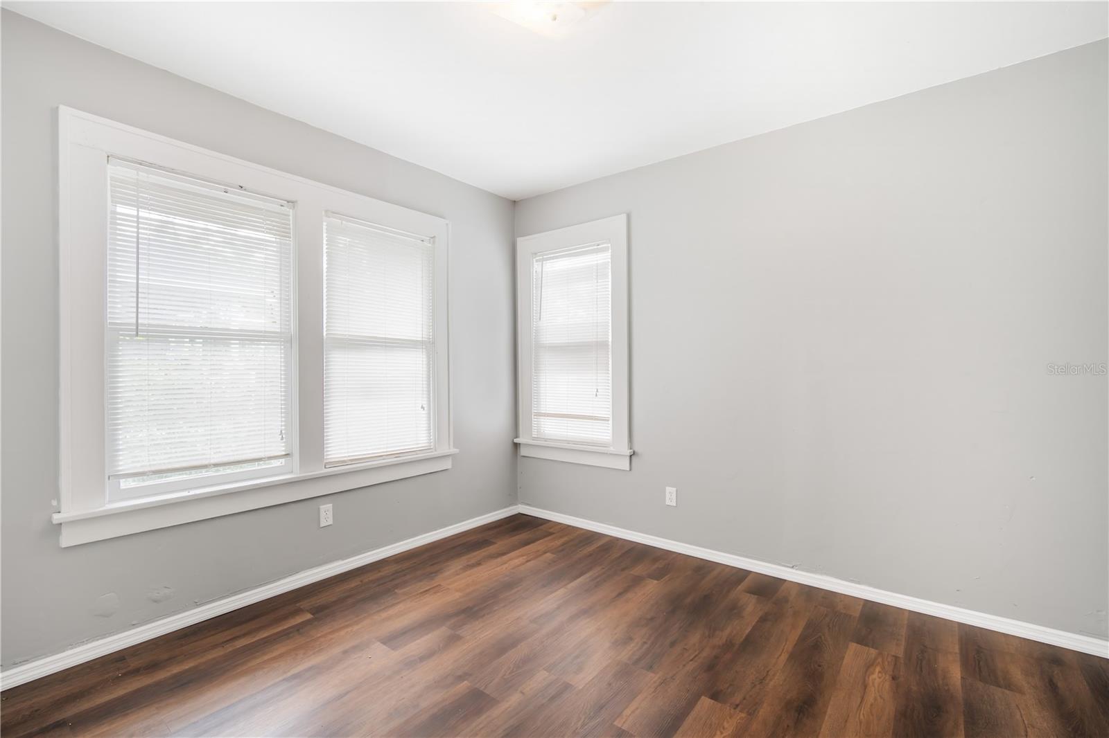 Image 8 of 21 For 3535 14th Avenue S