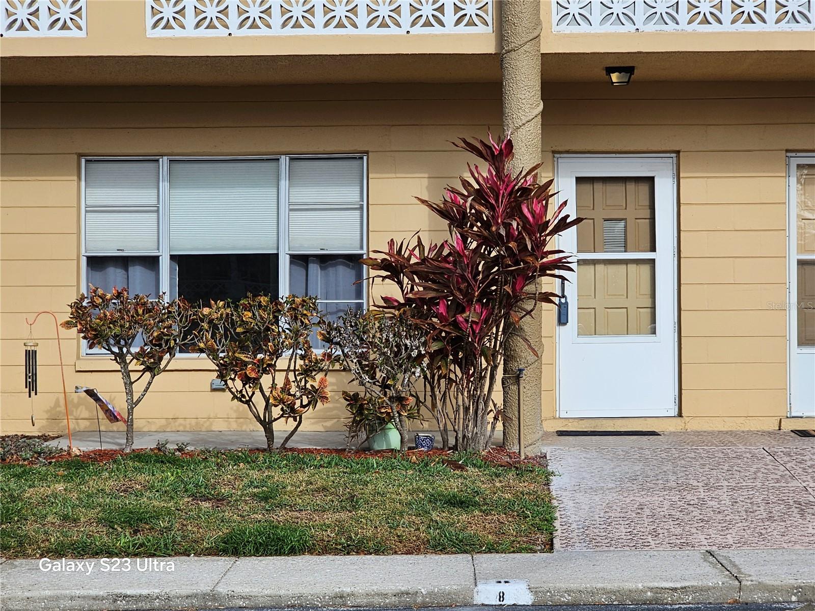 Image 2 of 27 For 2466 Ecuadorian Way 6