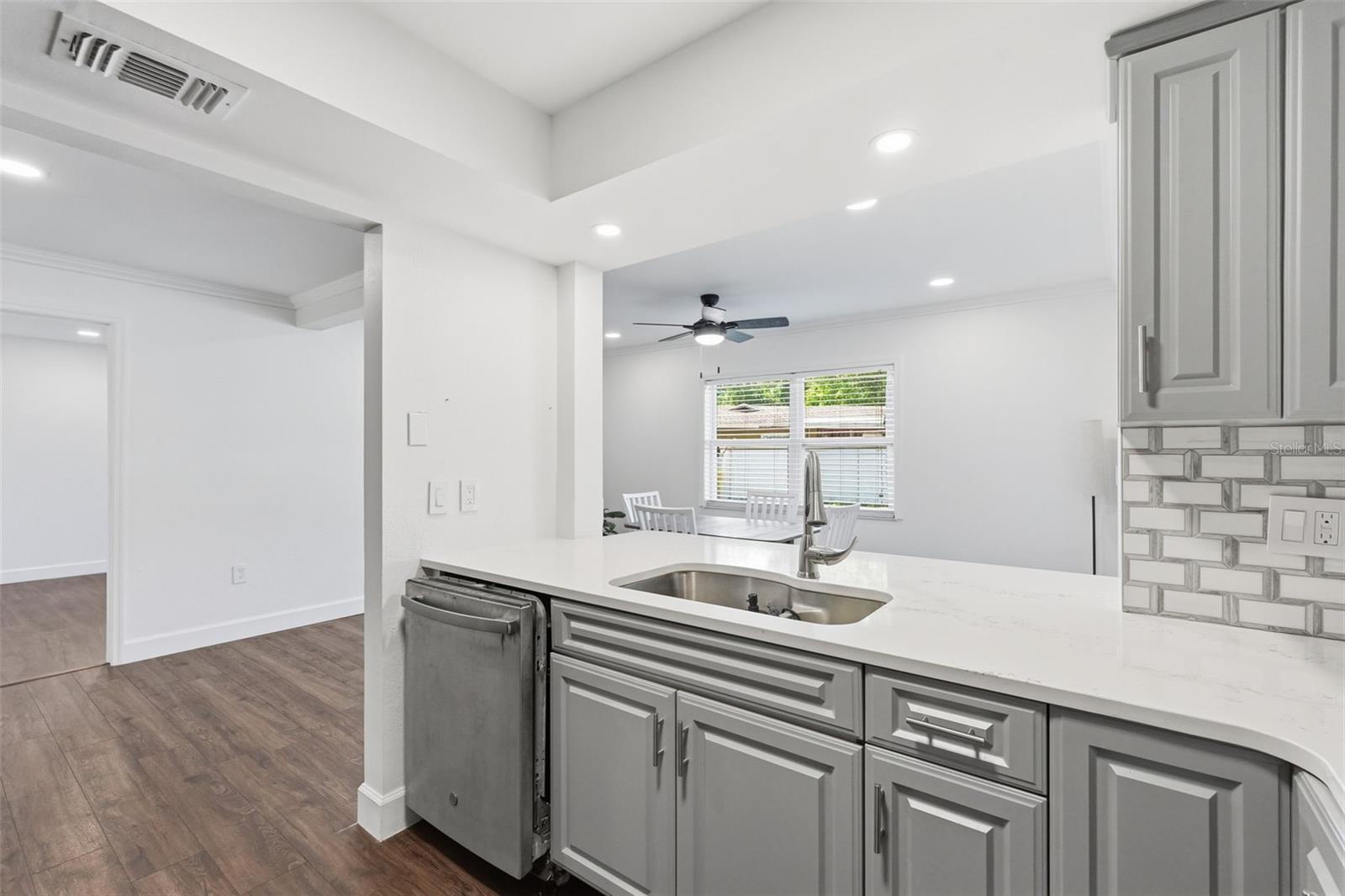 Image 10 of 30 For 2314 Landon Terrace